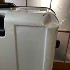 キャリーケース　タイヤ難ありの画像