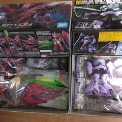 組み立て済みガンプラの画像