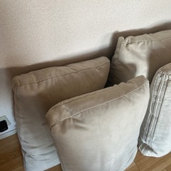 高級ソファーの背もたれクッションまとめ売りの画像