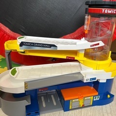 トミカの駐車場の画像