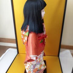 市松人形（ケース付き）の画像