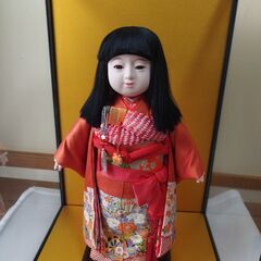 市松人形（ケース付き）の画像
