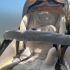 Aprica ベビーカーの画像