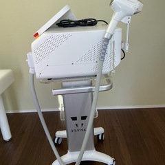 脱毛サロンセット　(業務用LED脱毛機+施術ベッド等)の画像