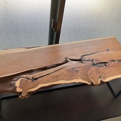 一枚板のローテーブルの画像