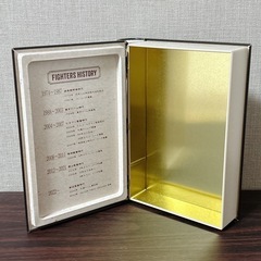 ファイターズ 50周年記念 メモリアルブック 缶の画像