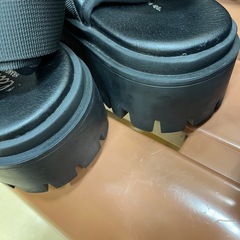 グラベラ 厚底 サンダル Lサイズの画像