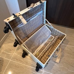 スーツケースの画像