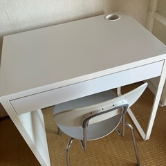 ☆お譲り先決定☆IKEA イケア デスクと椅子のセット 白 勉強机 パソコンデスク 作業台   の画像