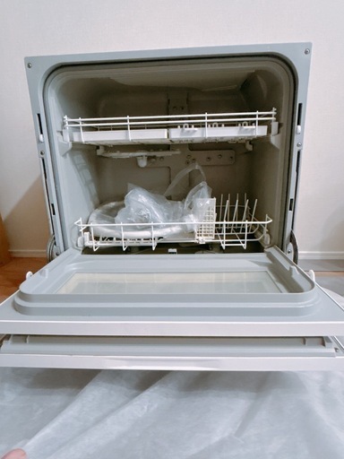Panasonic 食器洗い乾燥機 NP-TH3-W（2019年製）