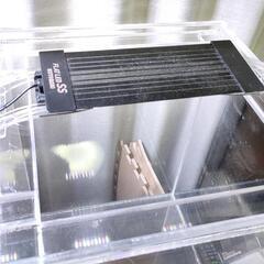 アクリル水槽、水槽台、LEDライトの画像