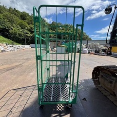 中古 カゴ台車 大きめ　大量　まとめ売りの画像