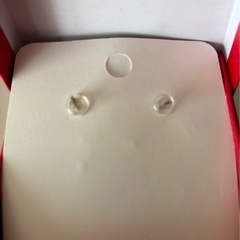 両耳ピアスの画像