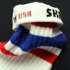 (3944) SkaterSocks ロングソックス 靴下 男女兼用 ソックス スケート スケボー チューブソックス Knee high White tube socks with Red-Royal Blue stripes style 3 (22インチ) SKATE Sの画像