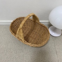 取っ手付きアンティークバスケット かごの画像