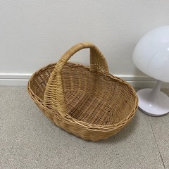 取っ手付きアンティークバスケット かごの画像