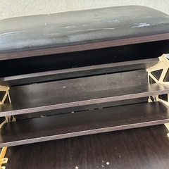 椅子になる下駄箱の画像