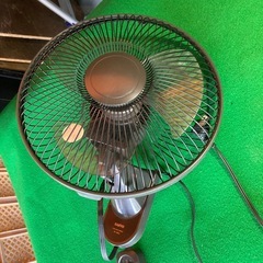 29日 011決定　レトロ壁掛け扇風機