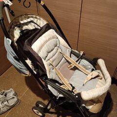 combi　ベビーカーの画像