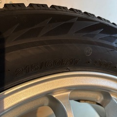 冬タイヤ215/60 R17の画像