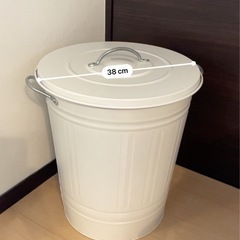 IKEA　蓋付き　大型バケツ　ゴミ箱　40リットルの画像