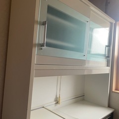 食器棚の画像