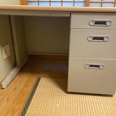事務用机（椅子付）の画像