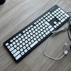 LogicoolキーボードとLenovoマウスの画像