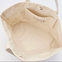 ✅『値下げしました』ユニクロ× カウズ　コラボ　トートバッグ(新品)の画像