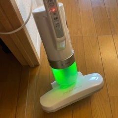 【美品】アイリスオーヤマ　超吸引ふとんクリーナー　布団掃除機2018年製の画像