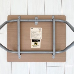 折りたたみテーブルの画像