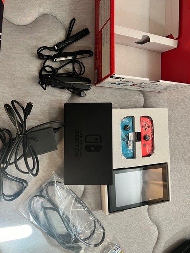 本日中　任天堂 Switch   カセット3つ付き
