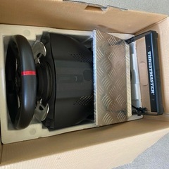Thrustmaster T500 RS ハンドルコントローラーの画像