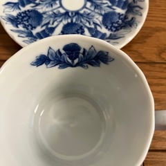 カップ＆ソーサー　青と白のタンポポ柄の画像