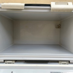 釣り　クーラーボックスの画像