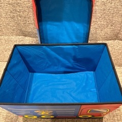 おもちゃBOX  赤  椅子にもなりますの画像