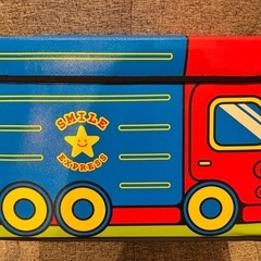おもちゃBOX  赤  椅子にもなりますの画像