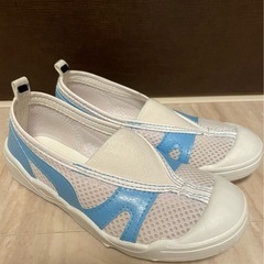 2回のみ使用美品✨上履き　18cm の画像