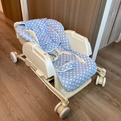  Apricaベビースイングチェアの画像