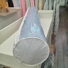 ★ 新品❗  抱き枕   円形  筒型   ブルーホワイト  ひんやり  北九州店舗店頭販売のみの画像