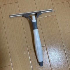 ほぼ新品　窓掃除スクイージー　霧吹き付き
