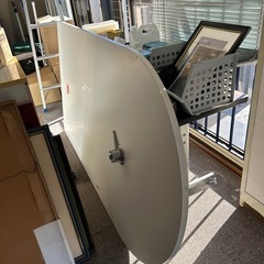 🌟【明日7/27まで】 【解体済み】大きいテーブル棚付き／作業・ミーティング・事務所に◎の画像