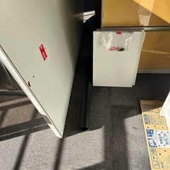 🌟【明日7/27まで】 【解体済み】大きいテーブル棚付き／作業・ミーティング・事務所に◎の画像