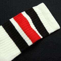 (3953) SkaterSocks (スケーターソックス) ロングソックス 靴下 男女兼用 ソックス チューブソックス Knee high White tube socks with Black-Red stripes style 1 (22インチ) スケボー SK8 Sの画像