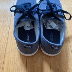 H&M DIVIDEDスニーカーの画像