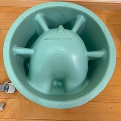 Bumbo ベビーチェア ミントグリーン 安全ベルト付きの画像