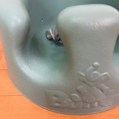 Bumbo ベビーチェア ミントグリーン 安全ベルト付きの画像