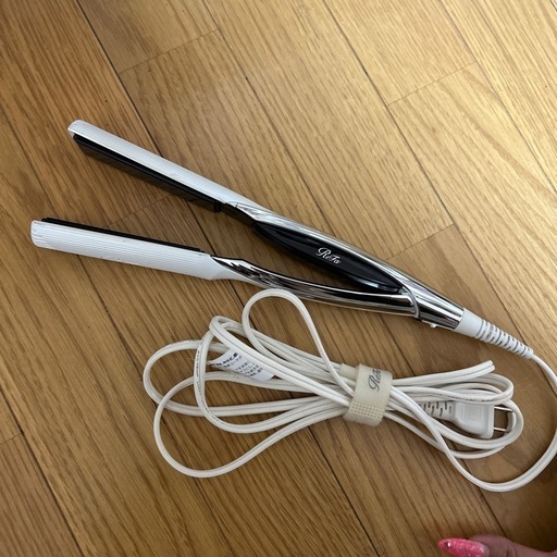 リファ ヘアストレートアイロン 2023