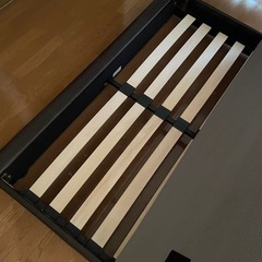 ダブルベッド&三つ折りマットレスの画像