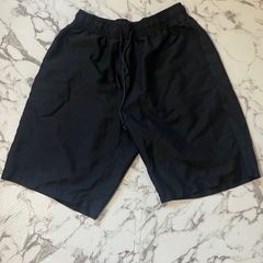 【メンズ服詰め合わせ】カーキ長ズボン、他短パン半ズボンの画像